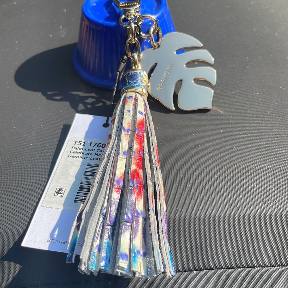 Brahmin palm leaf tassel in celebrate - Picture 5 of 5